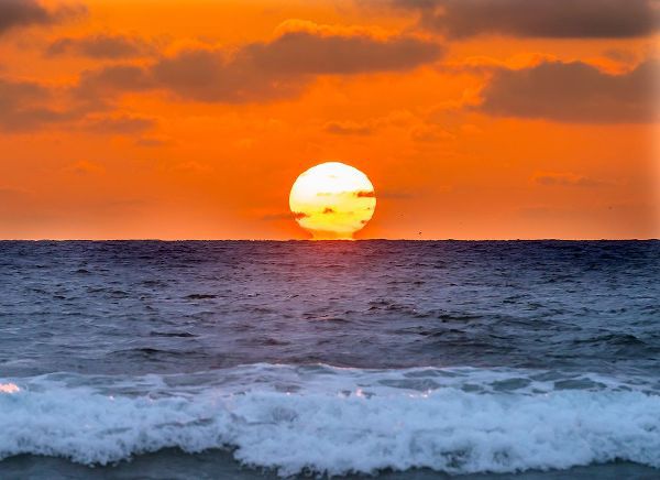 Perry, William 아티스트의 Sunset Waves Sun Horizon La Jolla Shores Beach San Diego California작품입니다.